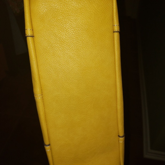 Spring/Summer Yellow Tote - Picture 3 of 4